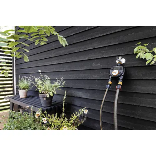 fiskars-1054792-black-digital-watering-timer-52087-wlononwcrbpch.webp