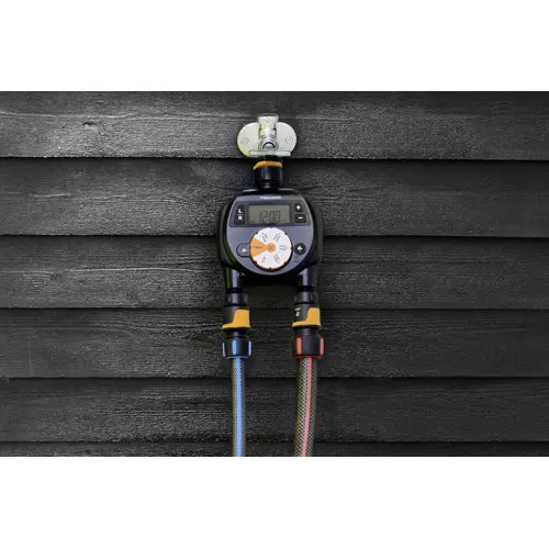 fiskars-1054792-black-digital-watering-timer-52605-wlononwcrbpch.webp