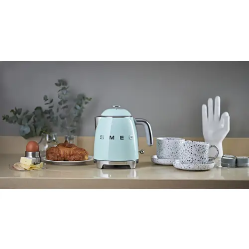 smeg-50s-style-kettles-klf05pgeu-pastel-green-69660-wlononwcrojes.webp