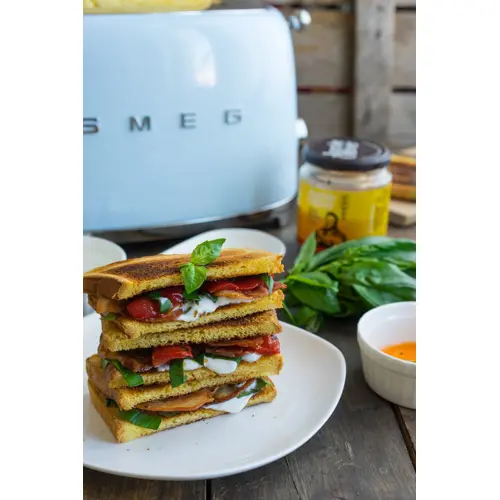 smeg-50s-style-toaster-tsf01pbeu-pastel-blue-56365-wlononwcrmupn.webp