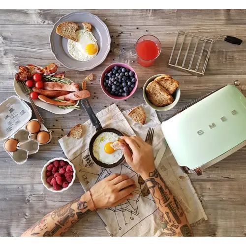 smeg-50s-style-toaster-tsf01pgeu-pastel-green-35458-wlononwcrojf8.webp
